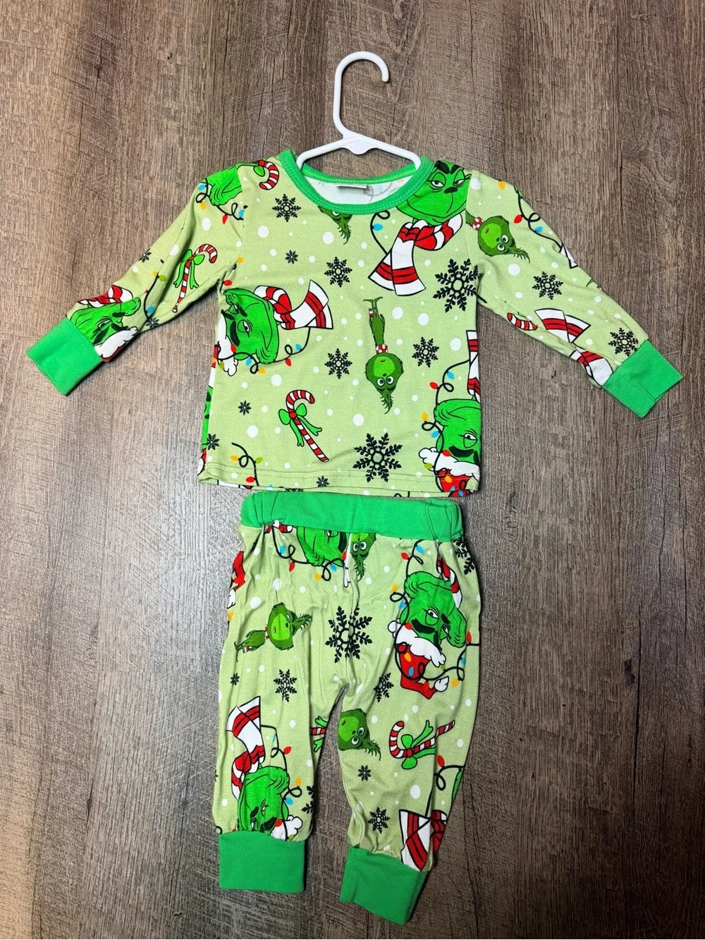 Brand New Bamboo 2Piece Green Grinch Holiday Kids Pajama Set